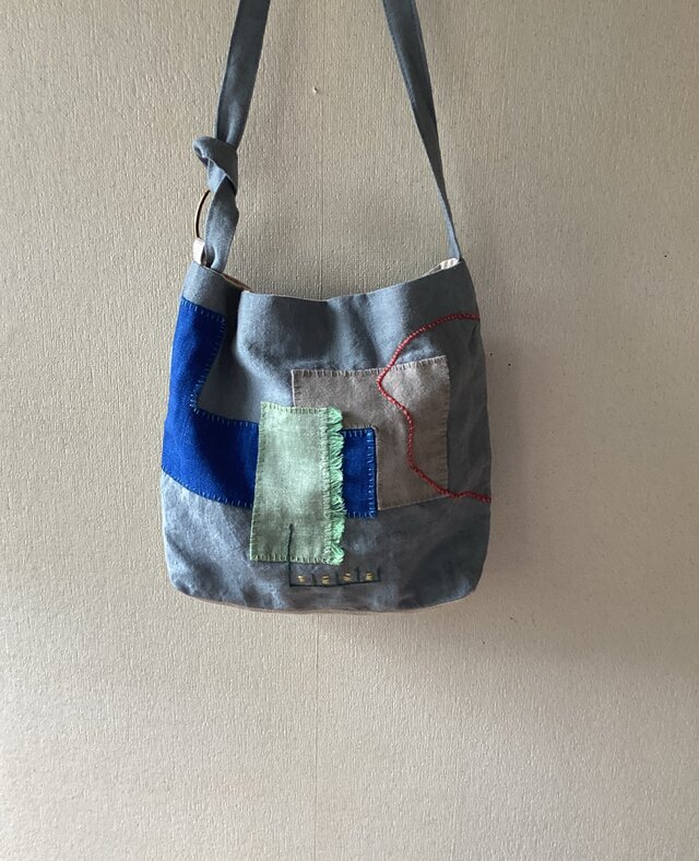 リネンのコラージュと刺し子のショルダーバッグ