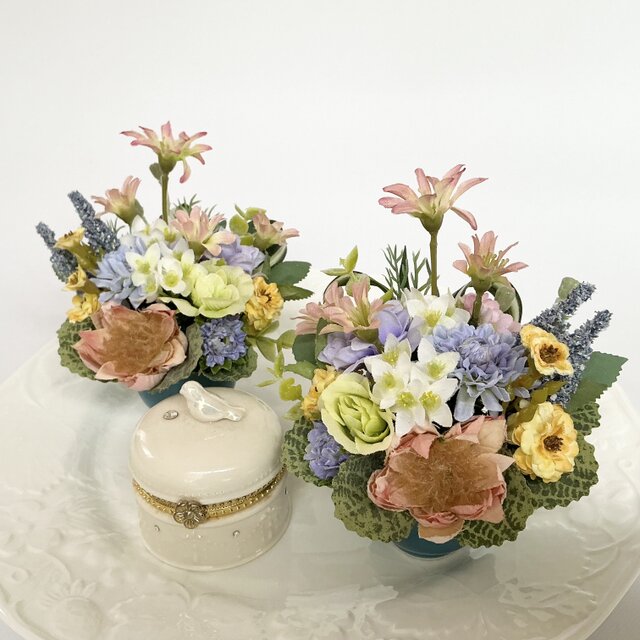 仏花  真珠の涙   令和  （仏花、造花、1対、お供え、お盆、お彼岸、納骨堂）のコピーのコピーのコピーのコピー