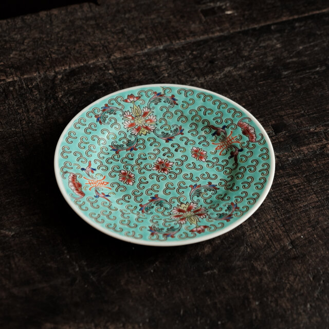 ビビットカラーで可愛い◇花唐草と漢字と蝙蝠。 中国景徳鎮 色絵五寸中