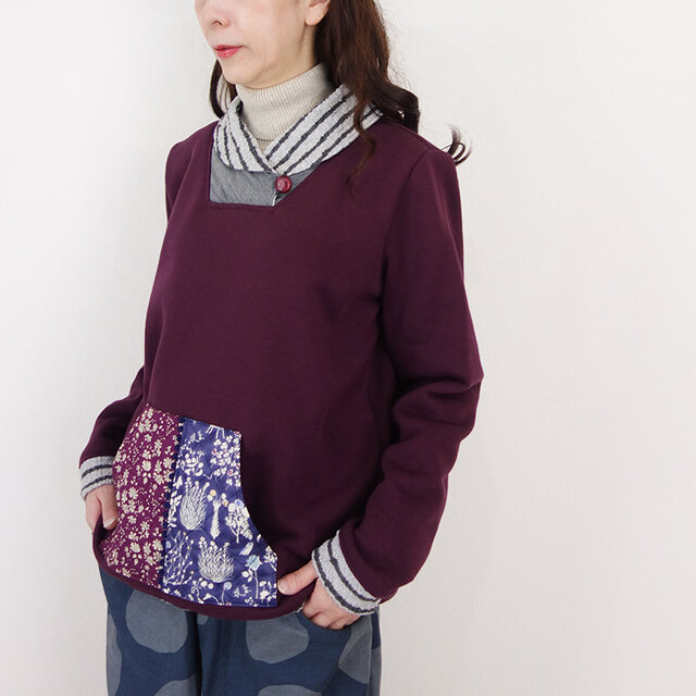 ボルドーリバティカンガルーポケットショールカラープルオーバー