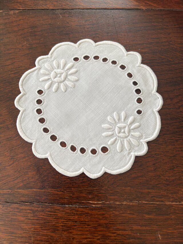 白糸刺繍綿ミニドイリー