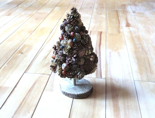 木の実のツリー | iichi 日々の暮らしを心地よくするハンドメイドや