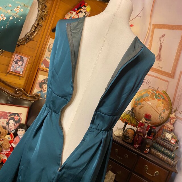 着物 ハンドメイド ワンピース パーティー ドレス 和洋折衷 コラージュ リメイク 切り替え 深緑×花唐草模様 O-83 着物 ハンドメイド ワンピース パーティー ドレス 和洋折衷 コラージュ