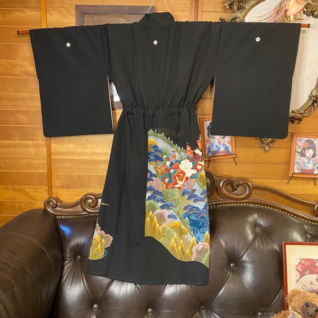 彩　着物リメイク♪ 化繊黒留袖からタックワンピース❣️ 03a549427e4c78c093cd73b23ad385