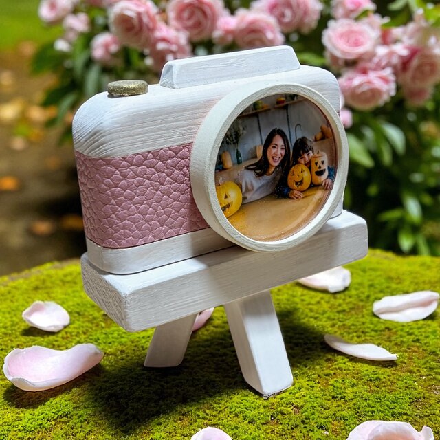 【女性向けギフト】カメラ型の可愛いフォトフレーム｜誕生日・記念日・インテリアにぴったり