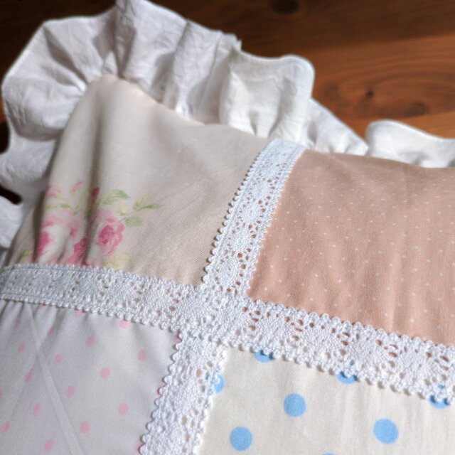 クッションカバー♡パッチワーク♡花柄・水玉・レース♡フリル付♡45cm