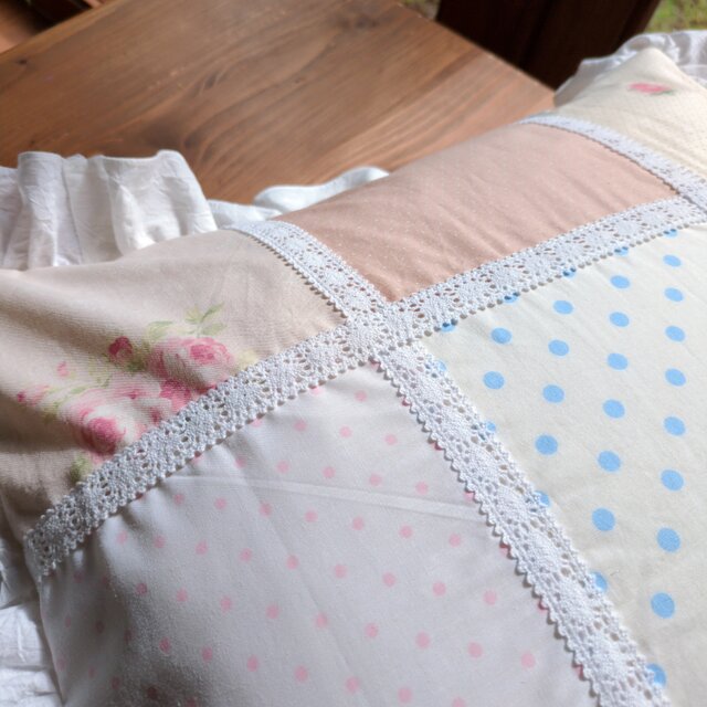 クッションカバー♡パッチワーク♡花柄・水玉・レース♡フリル付♡45cm