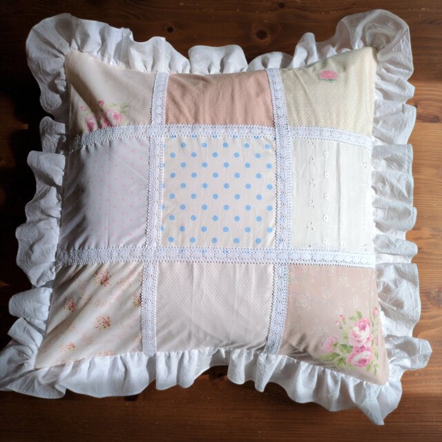 クッションカバー♡パッチワーク♡花柄・水玉・レース♡フリル付♡45cm