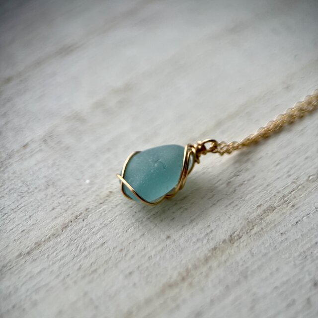 《14kgf》魅力を引き出す小さなブルーシーグラスのマグネットネックレス 48cm