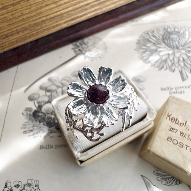 秋桜リング Trapiche Ruby