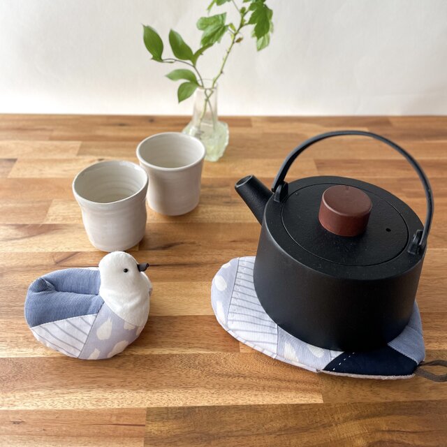 小鳥の鍋つかみ＊北欧ブルー | iichi 日々の暮らしを心地よくする