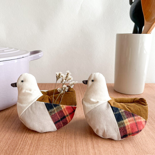 小鳥の鍋つかみ＊秋赤チェック | iichi 日々の暮らしを心地よくする