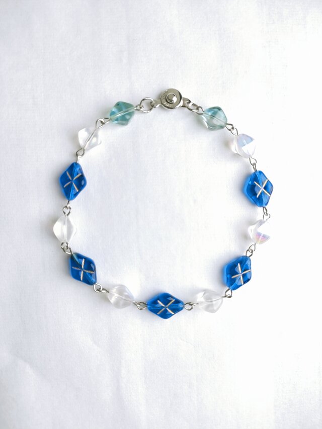 凛とした冬色のチェコビーズブレスレット