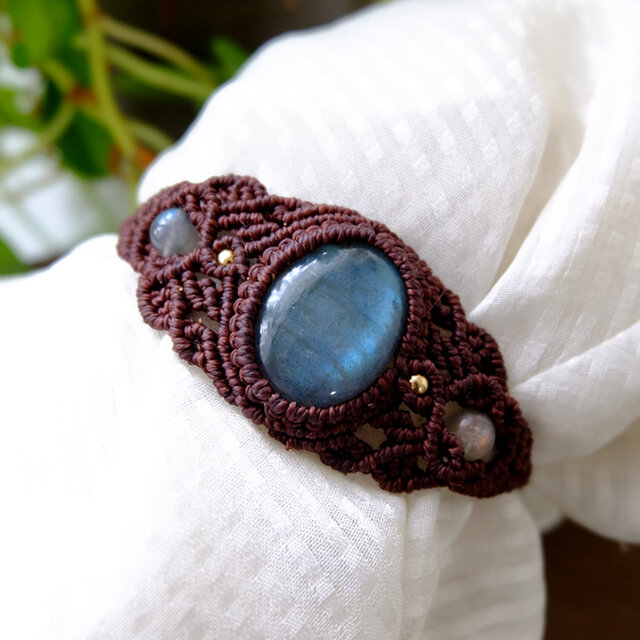 ラブラドライト（マダガスカル産）マクラメ編みバングル風ブレスレット
