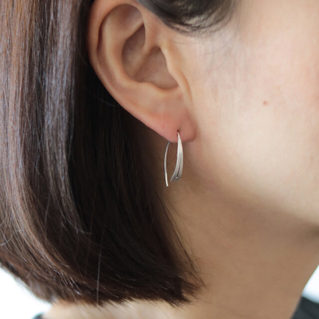 AHKAH ゴールドメッキ フックピアス AHKAH ゴールドメッキ フックピアス