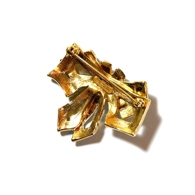 Valentino」 Vintage Gold Tone Ribbon Motif Brooch | iichi 日々の