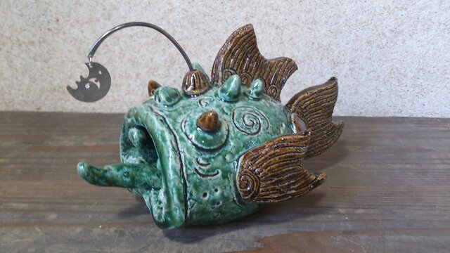 緑色深海魚 | iichi 日々の暮らしを心地よくするハンドメイドや