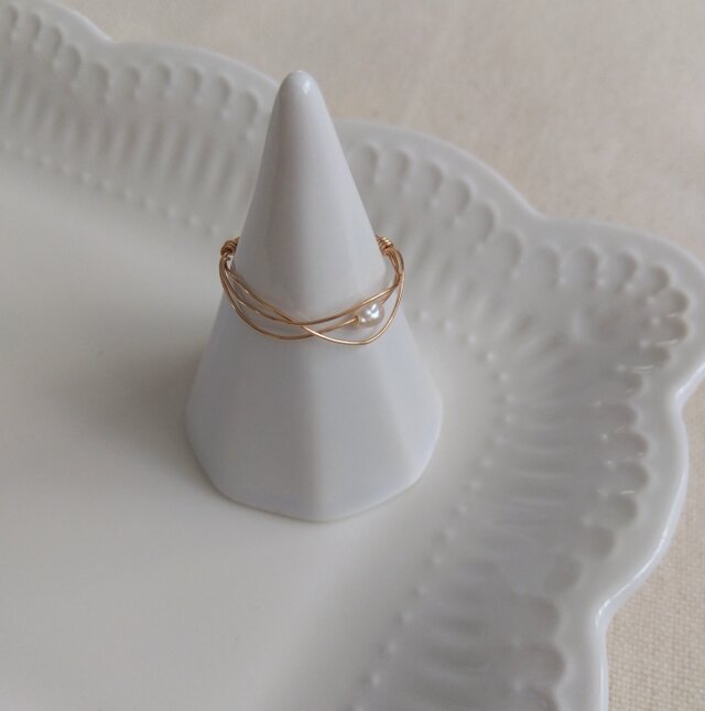 【人気】14kgf 小粒淡水パールの極細ワイヤーリング