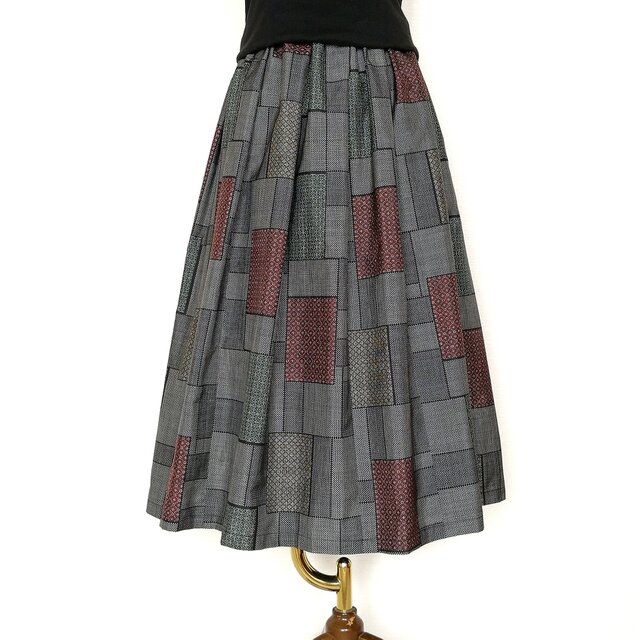 大島紬リメイク＊タックスカート | iichi 日々の暮らしを心地よくする