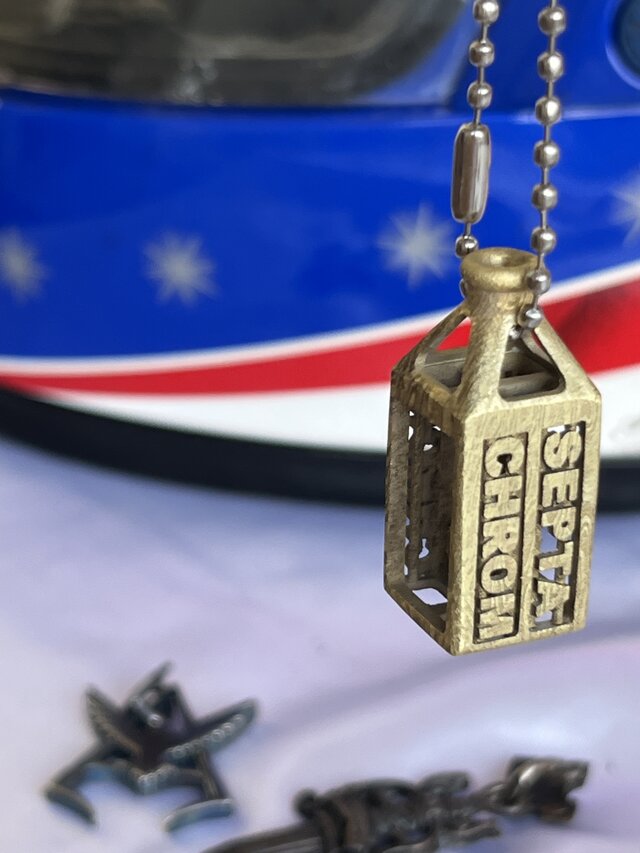 「バイクガレージ　歴代の記憶」オーダーメイドボトル型ネックレス バイクガレージ 歴代の記憶」オーダーメイドボトル型ネックレス