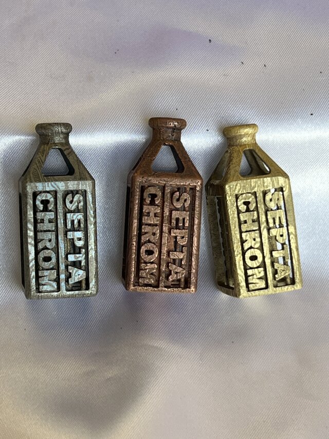 バイクガレージ 歴代の記憶」オーダーメイドボトル型ネックレス