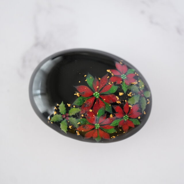 天然石黒瑪瑙とポインセチア、金箔の帯留め ポニーフック ブローチ 帯留め兼用ブローチ 24k