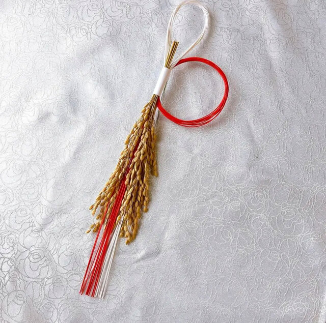 実り多い年を願って紅白水引きの稲穂飾り 正月玄関飾り【お正月2026