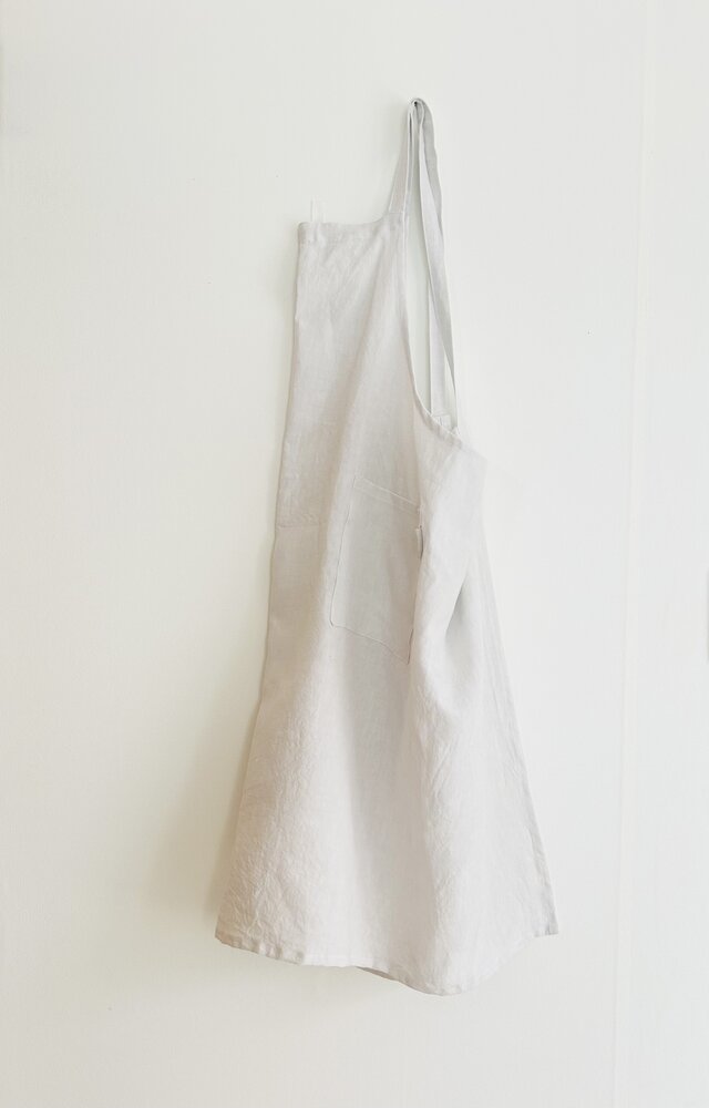 天日干しリネンエプロン  白 medium