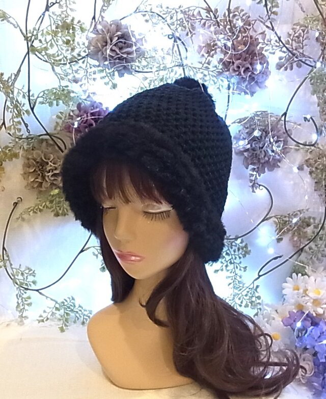 ニット帽 フェイクファーブリム  ポンポン付き ブラック