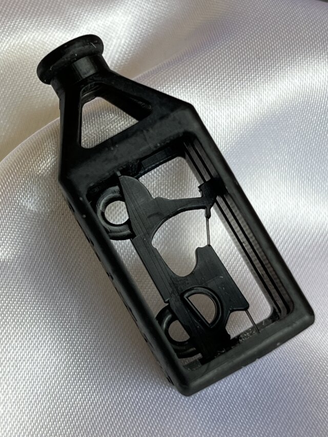 「バイクガレージ　スピードの記憶」オーダーメイドボトル型ネックレス バイクガレージ 街並の記憶」オーダーメイドボトル型ネックレス