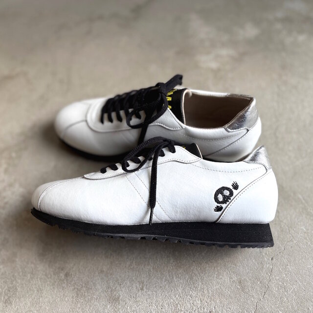 ハロウィン限定 スカル刺繍スニーカー｜白×ブラック 大人カジュアル ギフトにもおすすめ