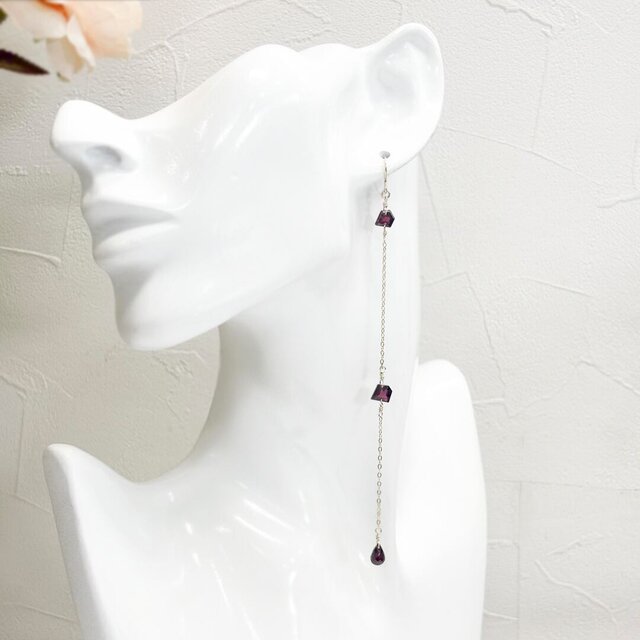 【イヤリング交換可能　ピアス】　ガーネット