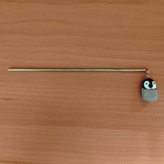 木製かんざし　エンペラーペンギンの子