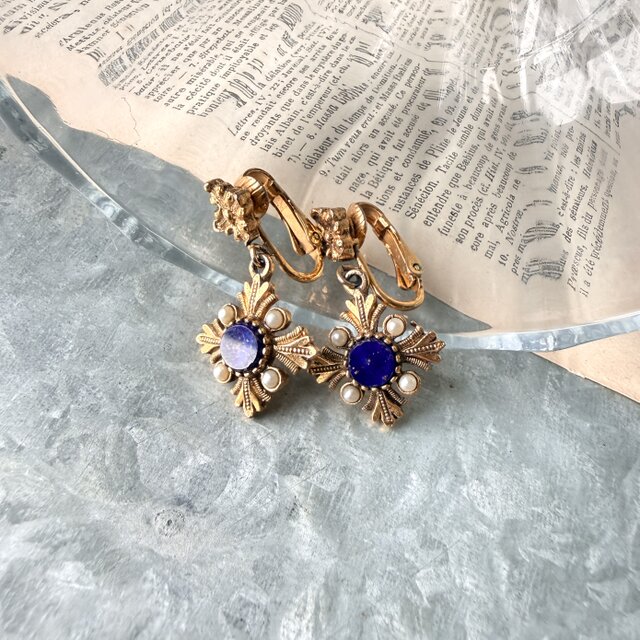 YA187-【 AVON 】エイボン・ヴィンテージイヤリング 1976 Viennese Collection