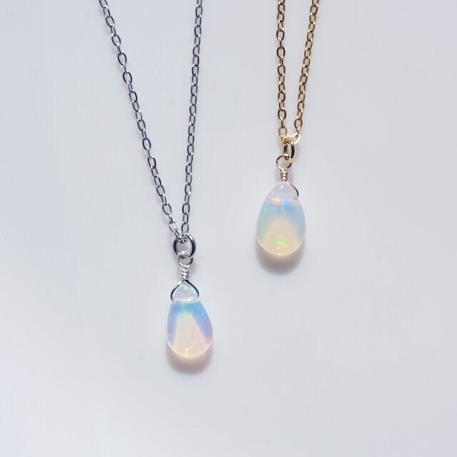 エチオピア産オパールのペアシェイプ一粒ネックレス・サージカル