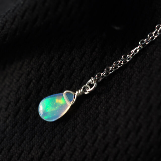 サージカルステンレス316✨エチオピアンオパールネックレス エチオピア産オパールのペアシェイプ一粒ネックレス・サージカル