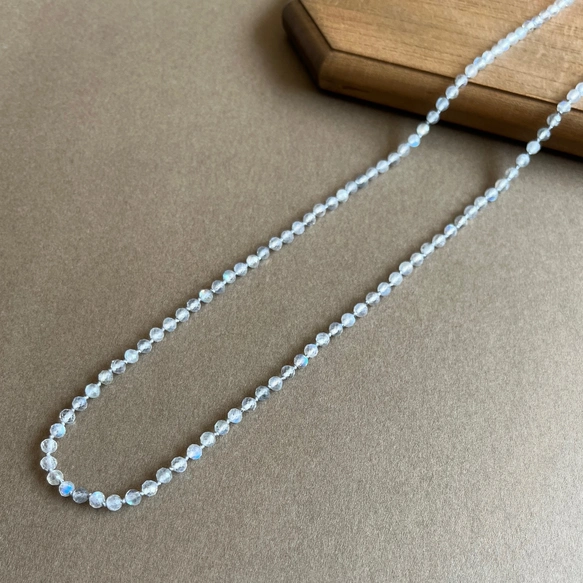 ミステリアスなグレー　ラブラドライト ロングネックレス【K14GF】