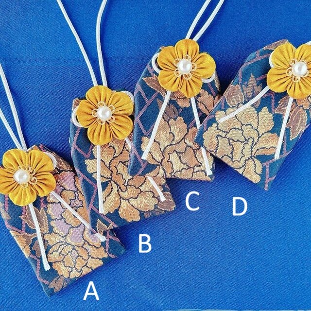 月夜の牡丹｜花のお守り袋（手縫い・つまみ細工／元巫女が仕立てる