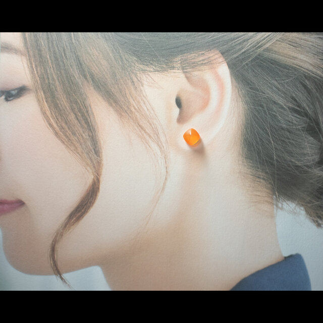 カーネリアン シュガーローフカット 天然石のピアス【サージカル