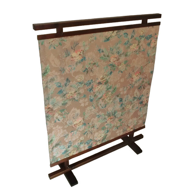 衝立 花柄 タペストリー ついたて ブラウンフレーム 衝立 花柄 タペストリー ついたて ブラウンフレーム | iichi 日々の