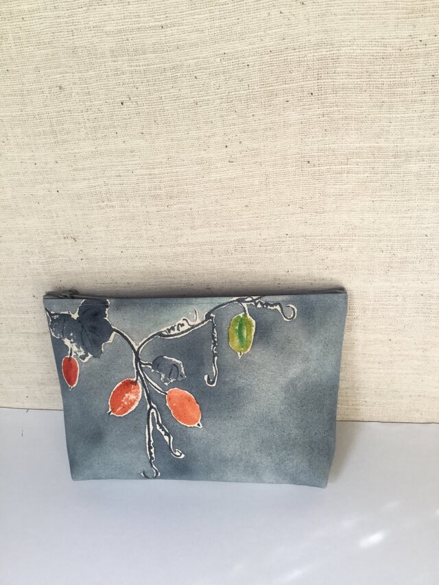 手描き染めのポーチ　烏瓜　カラスウリ　10号帆布の生成り生地