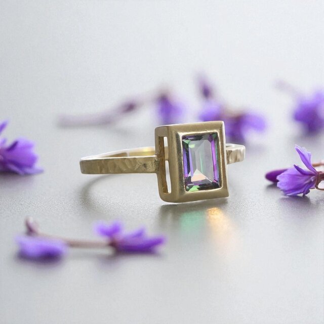 ミスティックトパーズ レクタングル リング　フリーサイズ　11月誕生石　秋リング