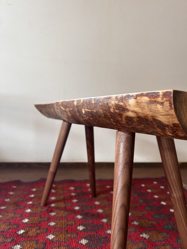 削り仕上げ 木目が美しいタブの木＋ウォールナットベンチ H395mm