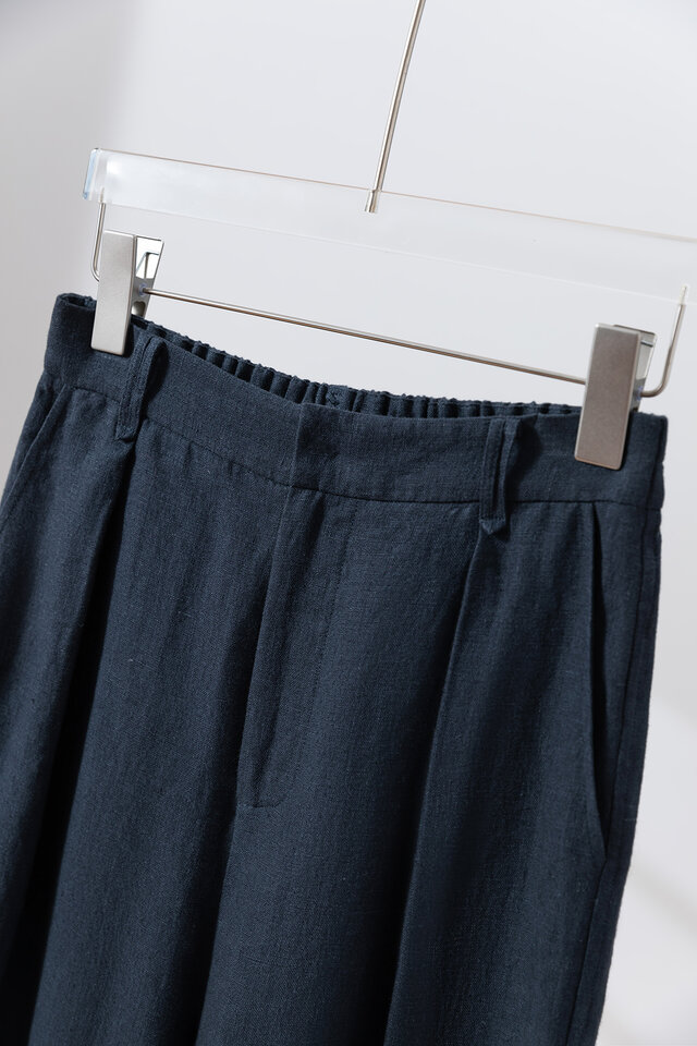 きれいに穿けるフロントタックパンツ リネン100％ 裾絞りハイウェスト