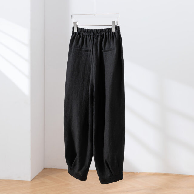 きれいに穿けるフロントタックパンツ リネン100％ 裾絞りハイウェスト