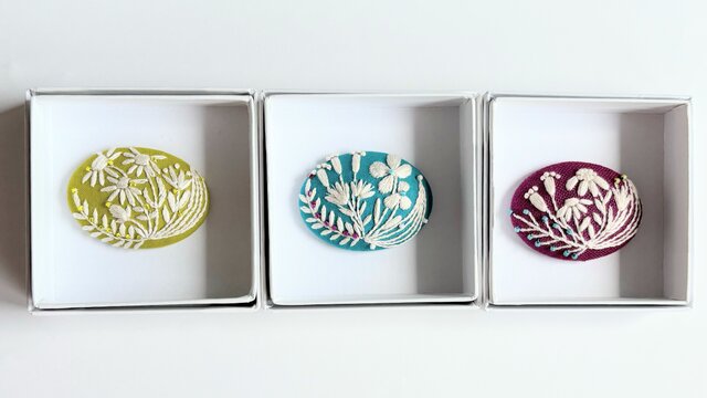 刺繍ブローチ　専用ページ 小さなお花の刺繍ブローチ・botanical#409 | iichi 日々の暮らし