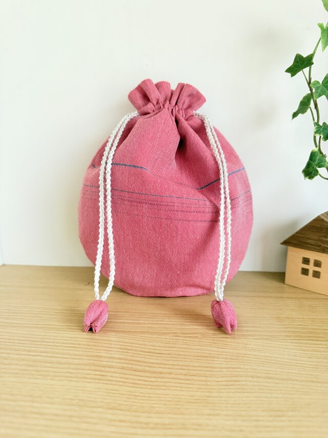 播州織のラウンド巾着袋（赤）