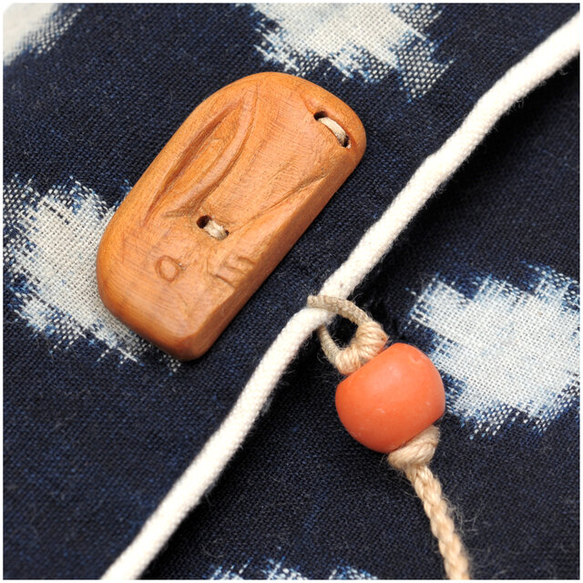 雪ん子うさぎと玩具尽くしの小物入れ