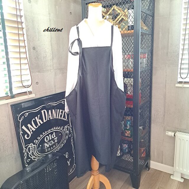 マキマロ　エプロンドレス 背中がかわいい】マキシ：エプロンドレス：コットン：ブラック