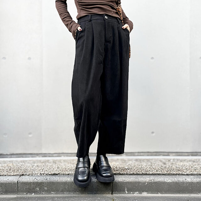 新作❤︎大人かわいいコーデュロイ半ゴム仕立てタックワイドパンツ（ブラック）25044BK